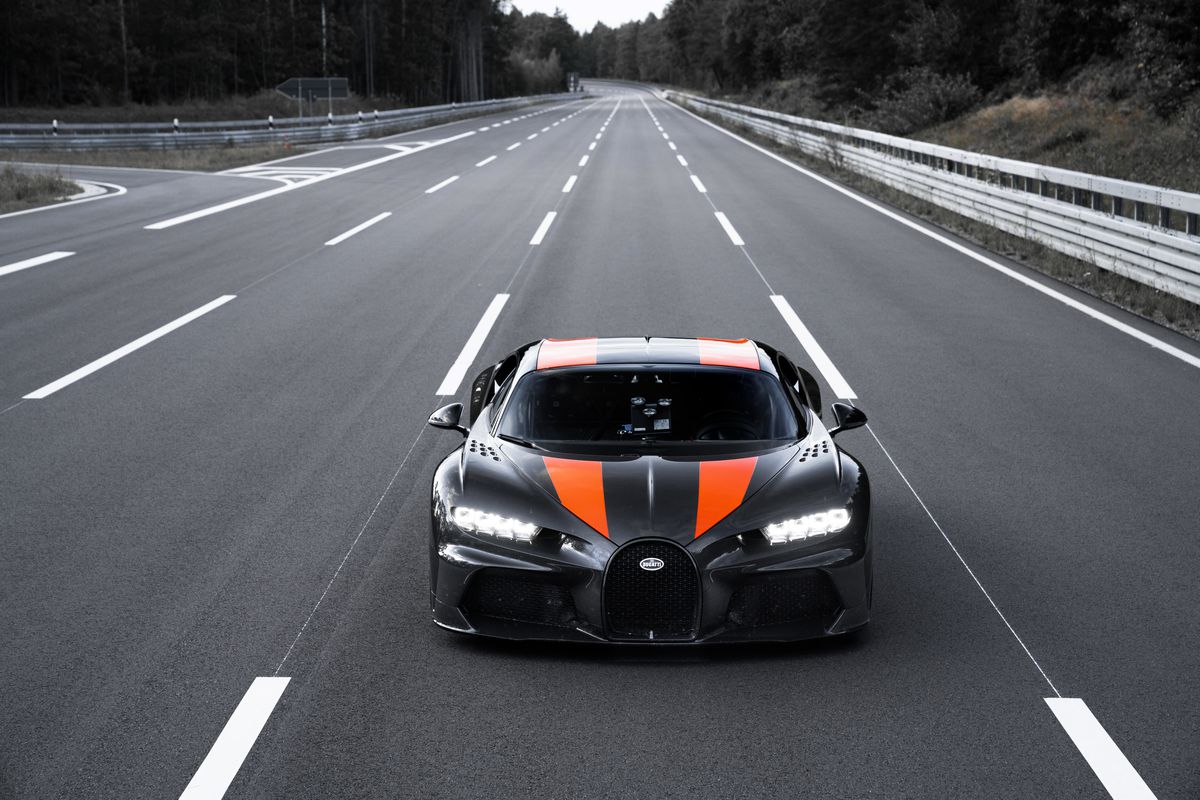 Bugatti Chiron 300mph (4)