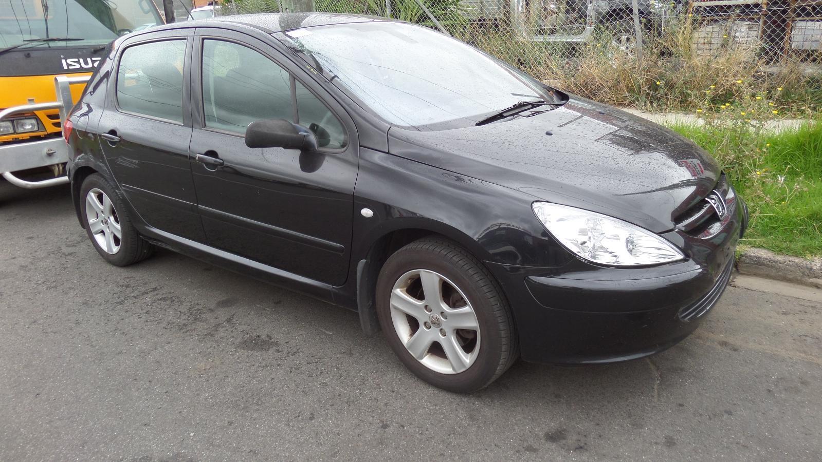 Top 10 Cars You Can Purchase With One Million Naira in Nigeria - Peugeot 307 (2003)