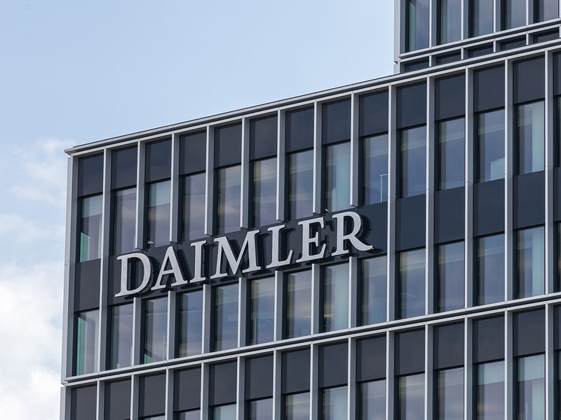 Daimler - Covid19 carmakers shut down