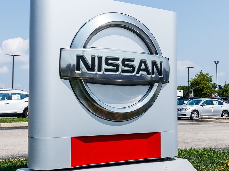 Nissan - Covid19 carmakers shut down