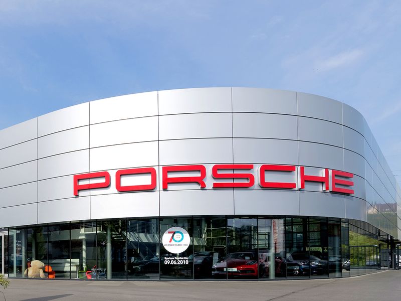 Porsche - Covid19 carmakers shut down