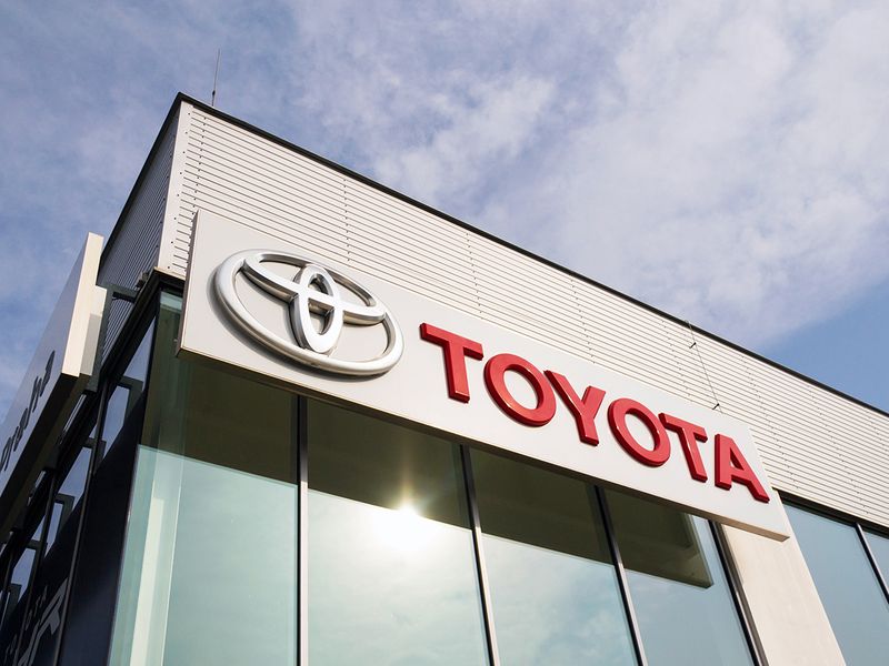 Toyota - Covid19 carmakers shut down