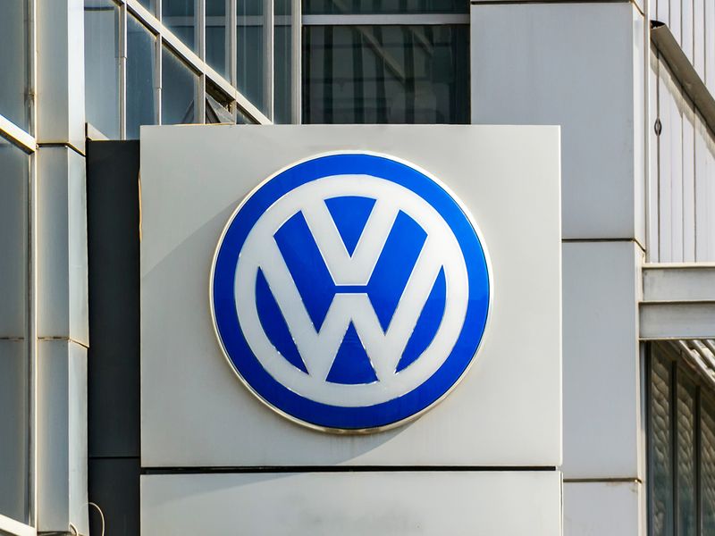 Volkswagen - Covid19 carmakers shut down