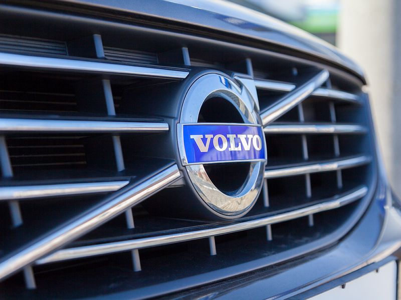 Volvo - Covid19 carmakers shut down
