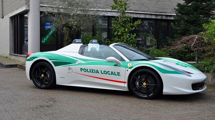 Fastest police cars in the world - Ferrari 458 Italia - Milan, Italy