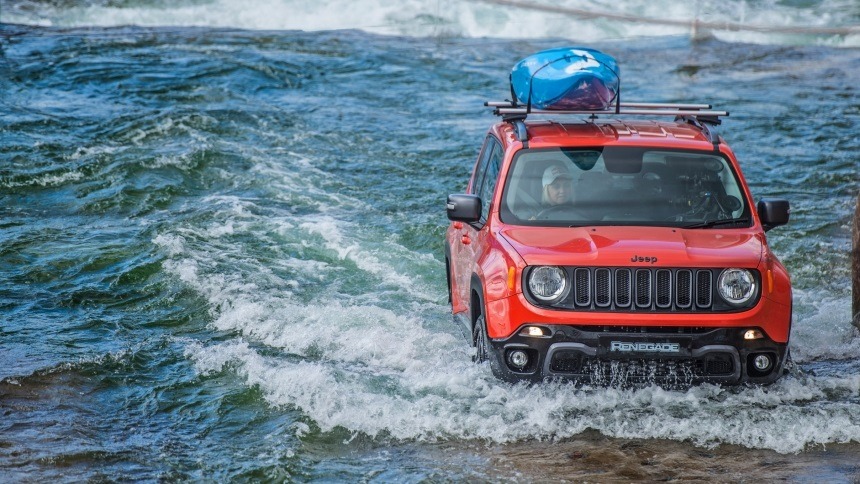 Jeep Renegade Trailhawk - Cars For Flooded Roads and Rainy Season