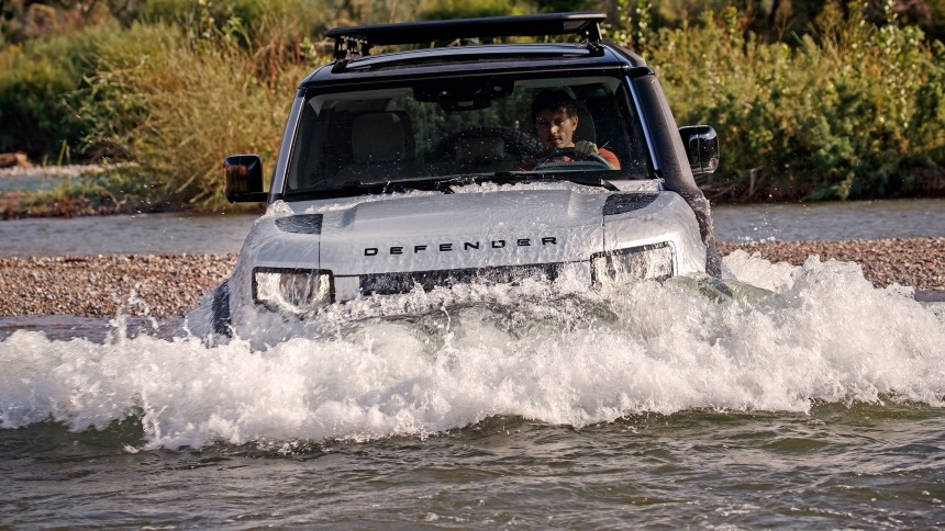 Land Rover Defender - Cars For Flooded Roads