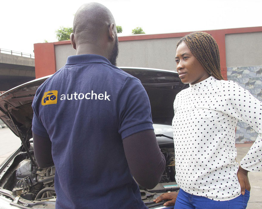 Autochek service provider with a customer - Trusted mechanics